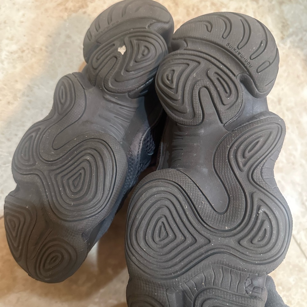 Yeezy Boost 500 - Picture 2 of 3